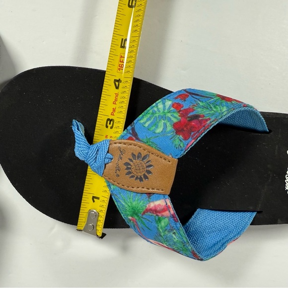Yellow Box Flip Flops Blue with Pink Flamingos Size 7 1/2 7.5 Sandals Tropical - Picture 12 of 15